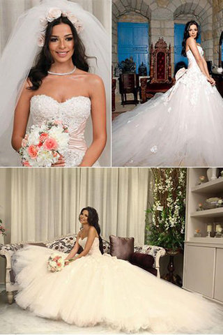 small_celebrities-wedding-dresses-Nadin-Najeem