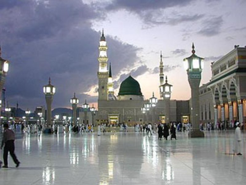الحج والعمرة وزيارة المسجد النبوي