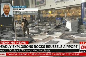 شاهد لحظة تدافع وهروب الركاب عقب انفجارات مطار بروكسل في بلجيكا