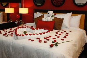 للمتزوجين فقط …. مجموعة أفكار جديدة لتزيين غرفة النوم فى عيد الحب