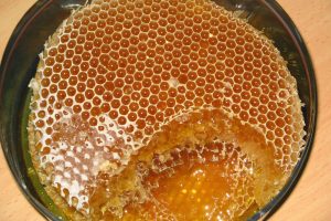 فوائد غذاء ملكات النحل لمرضى السكر وما يكون لها من علاج فعال