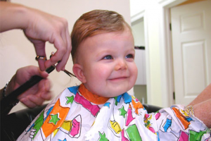 وصفات طبيعية لعلاج مشكلة الشعر الخفيف عند الأطفال